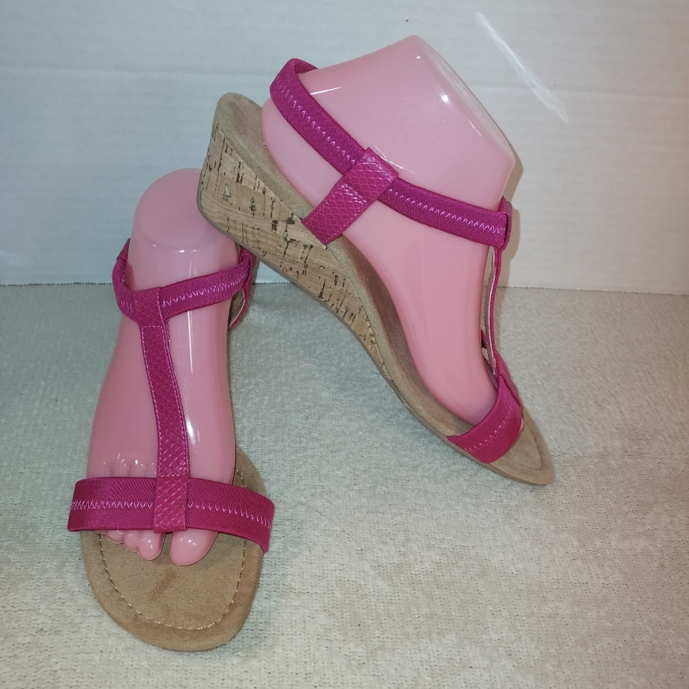 Alfani Step-Fl Magenta T-Strap Voyage Round Toe Wedge Slip On Heeled San…